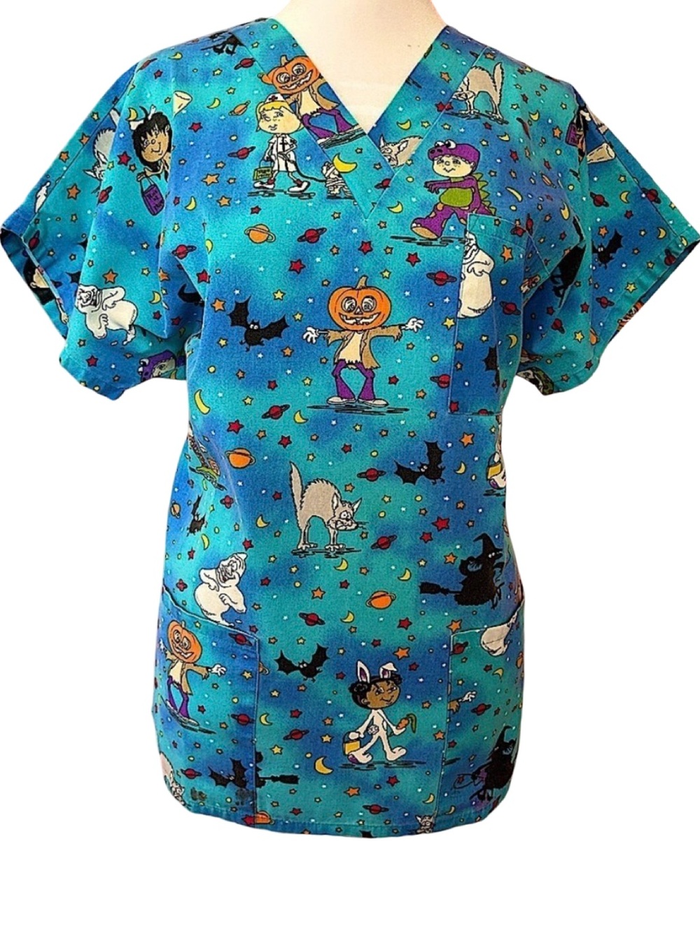 VTGs 90s whimsical cartoon ghost, bats, witches & pumpkins Halloween scrub top S